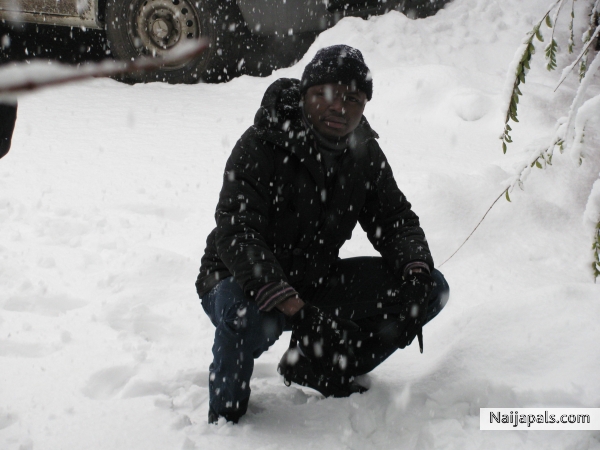 Snow-Boy - click for next photo