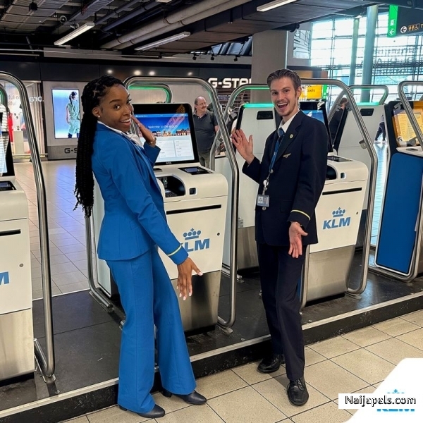 KLM Departures 2002 / KLM Arrivals 2018 - click for next photo