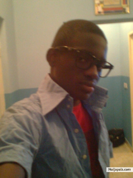i am jayson,i am me,myself an i notin can change dat.am single,am cute also bt i dnt fall 4 tricks easily so take note.i love music an its my life.i love normal hight gals bt beautiful an matured. - click for next photo