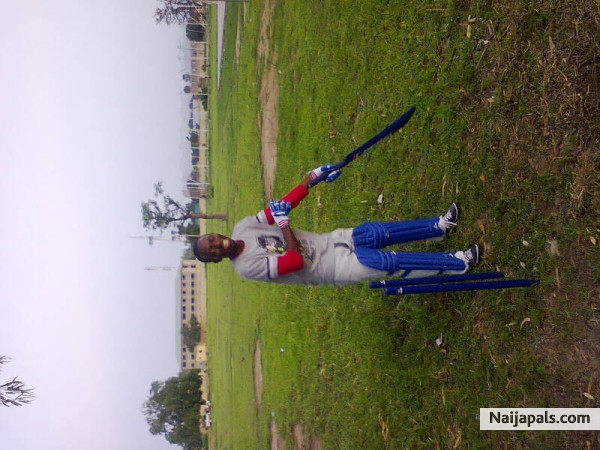 Kiwix playing cricket for the first time - click for next photo