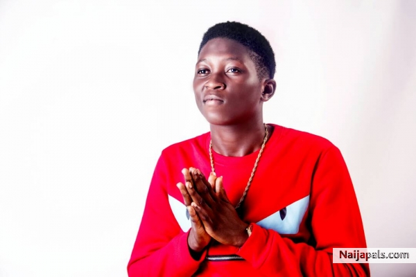 I am an Hip Hop Artiste - click for next photo