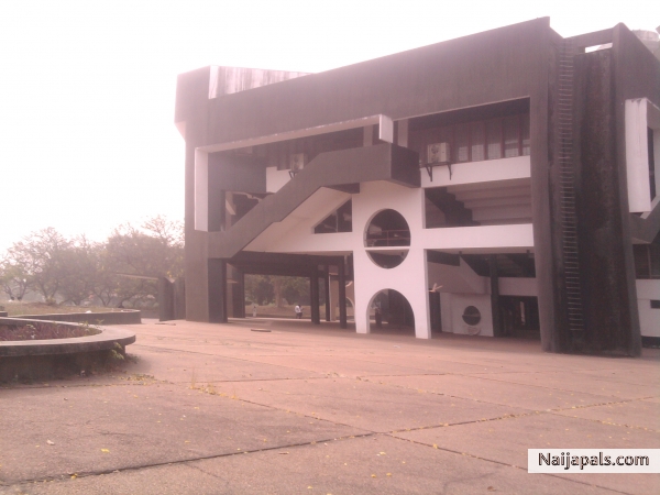 Amphi T - click for next photo