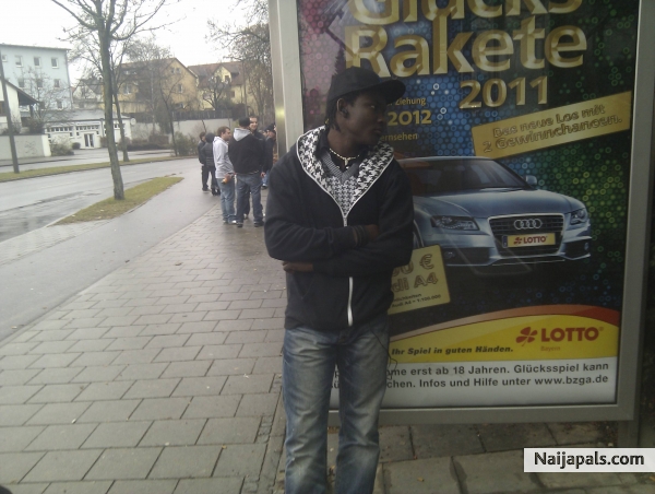  - click for next photo