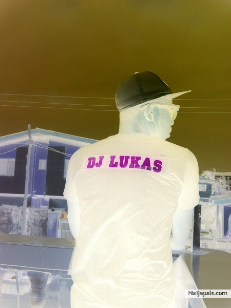 9ja dj Lukas - click for next photo