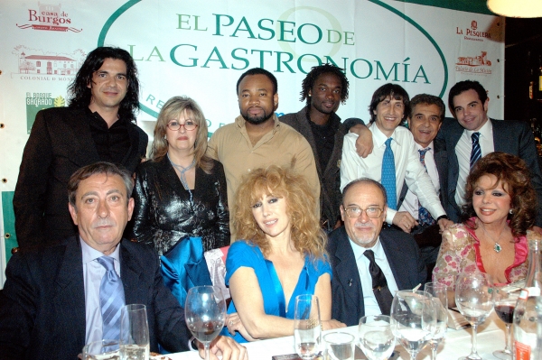 Twice & The TVE crew - click for next photo