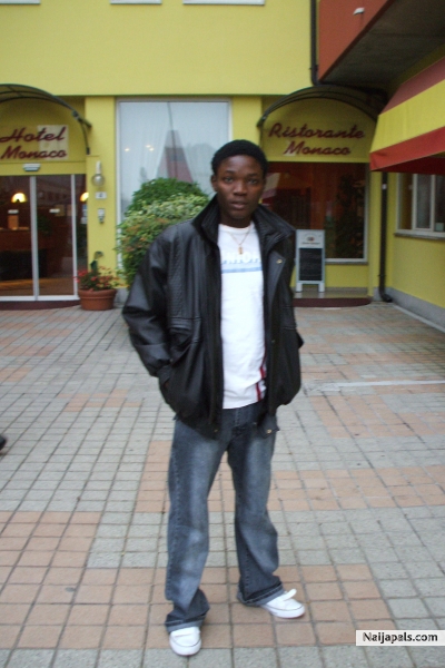  - click for next photo