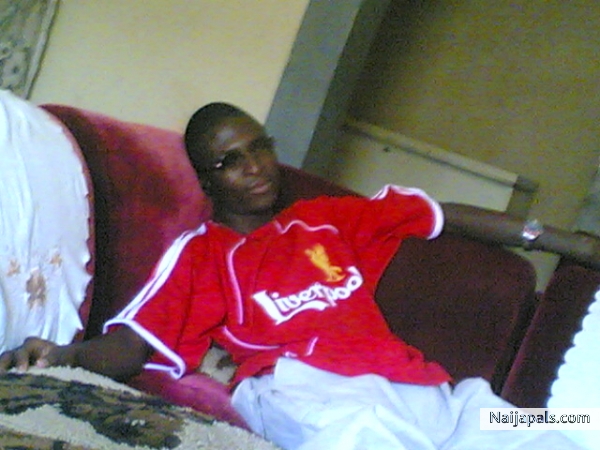 Moi tryn 2 chil....... - click for next photo