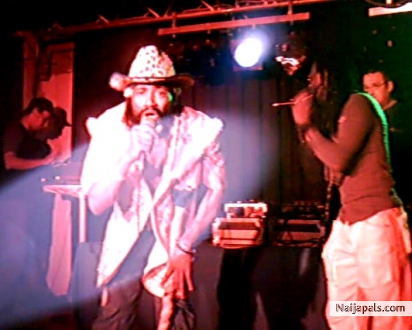 TUKLAN LIVE ON STAGE - click for next photo