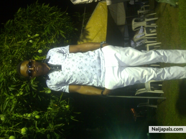 hehehehe i got my own stylism - click for next photo