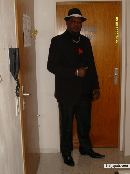  - click for next photo