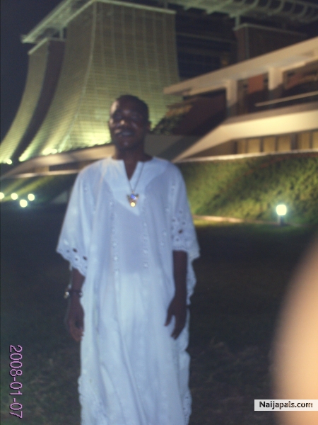 THE PRESIDENCIA PALACE IN GHANA - click for next photo