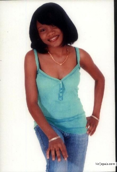 I AM SELY FROM NIGERIA BUT NOW IN GHANA I LOVE YOU ALL IN THIS SITE - click for next photo