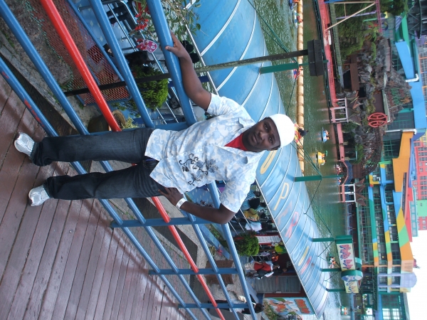  - click for next photo