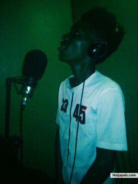 BOBBYAINO X BLESSING _ JARA E