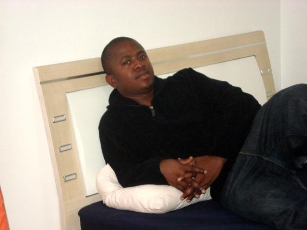 just chillaxin in his bunk - click for next photo