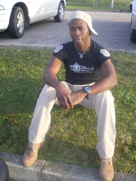  - click for next photo