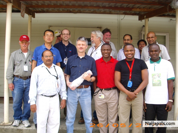 Second from right to left, im wearing the black t-shirt - click for next photo