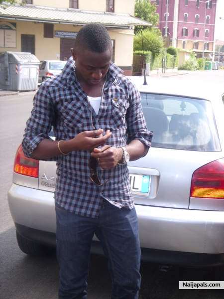  - click for next photo
