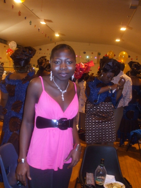 WHO BE D GURL? - click for next photo