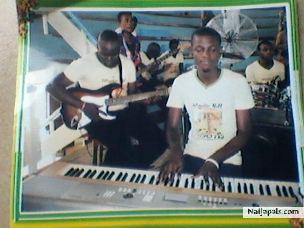 Thats me and my crew of instrumentalist,the best in town... - click for next photo
