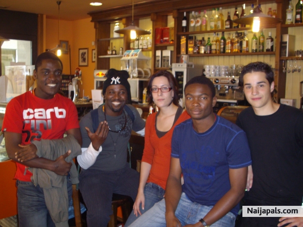 Cuatro Lunaz bar in Huelva, Spain - click for next photo