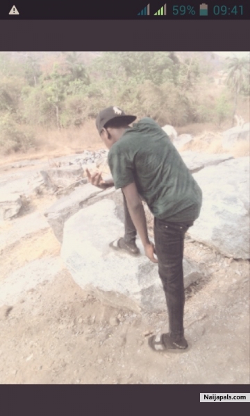  - click for next photo