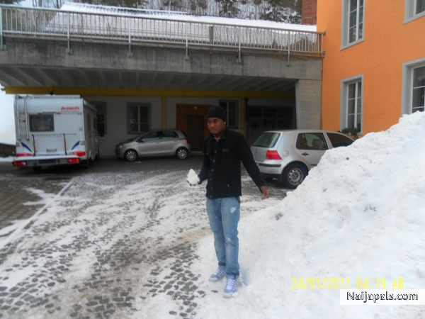  - click for next photo