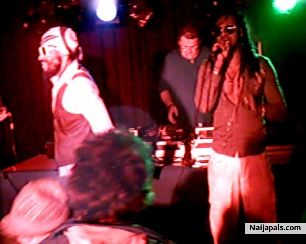 TUKLAN LIVE ON STAGE - click for next photo