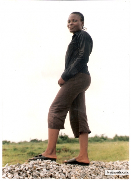 sexy lady - click for next photo