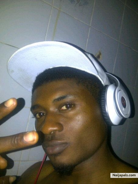 is me,is entertainment d fact say i be d reason why ds paper stay cheez...ma90tu crazy me 4 d 80s use tu rock versace buh no more lately..go get yur DMI coleection - click for next photo