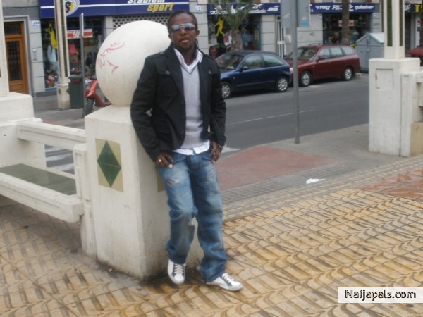  - click for next photo
