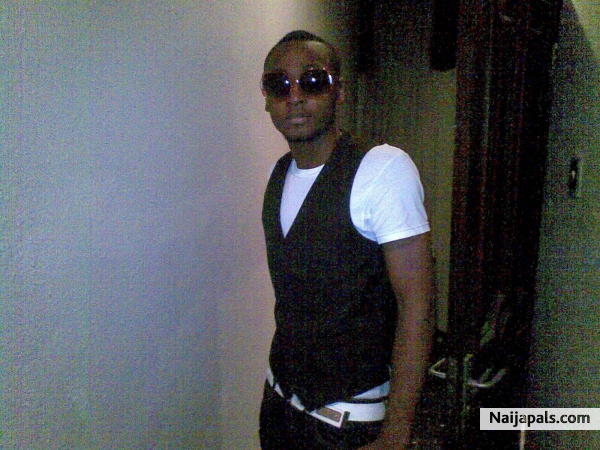 na me b fine boi........ - click for next photo