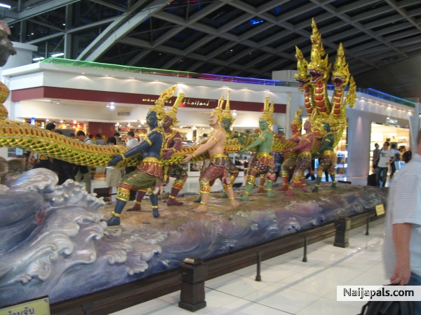 Thailand airport - click for next photo