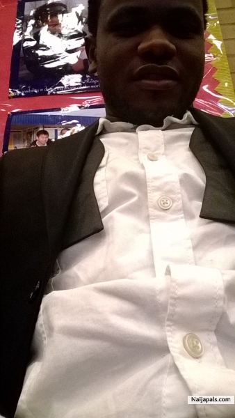 Very awkward, wasnt wearing no sunshades, but looks so! lol - click for next photo