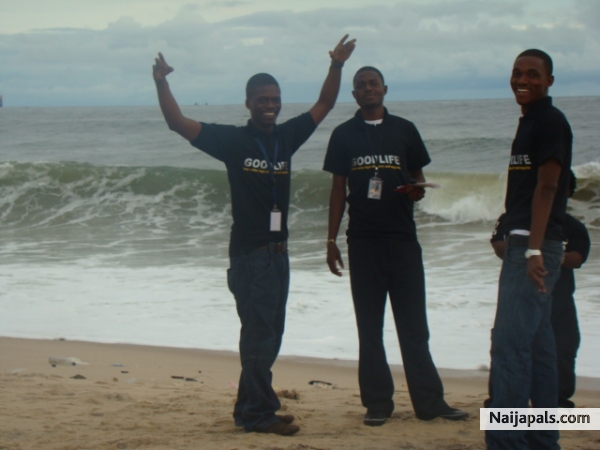 me at 2face beach birthday - click for next photo