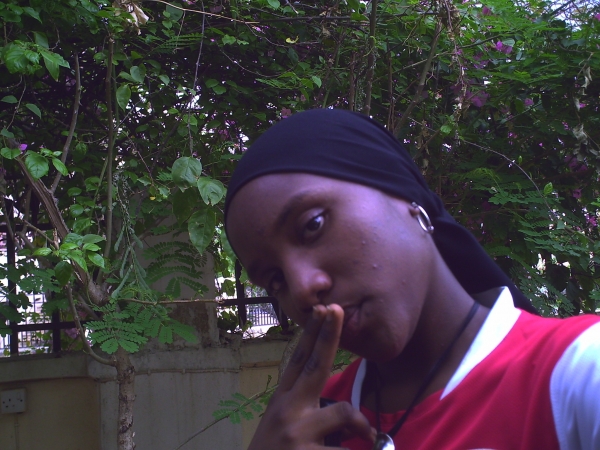 ma gurl leeka feeln gangsta - click for next photo