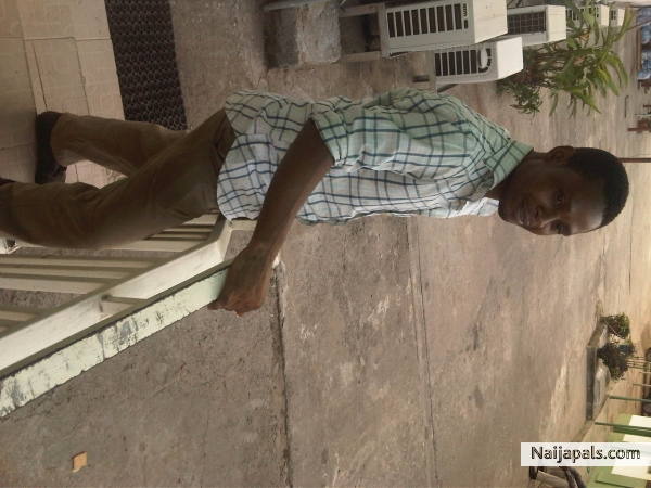 tosin - click for next photo