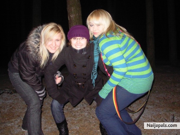 wit my gurlz :* - click for next photo