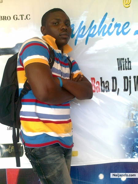 cool djwhizz @sapphire lounge - click for next photo