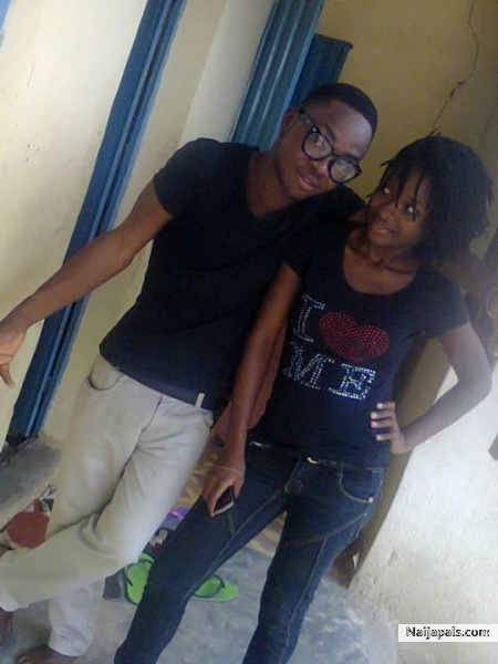Good old days in school.......uhmmmmm! - click for next photo