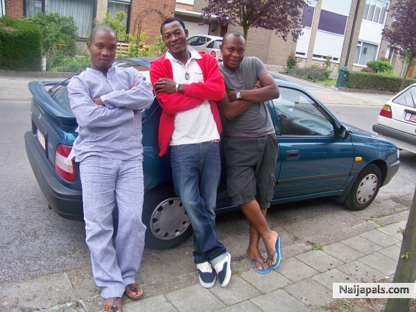 me and my brothers live in german - click for next photo
