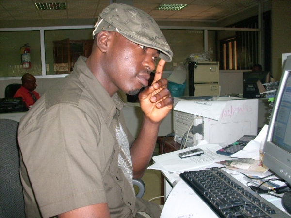 Wetin...! - click for next photo