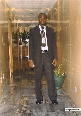 Charming,good looking guy - click for next photo