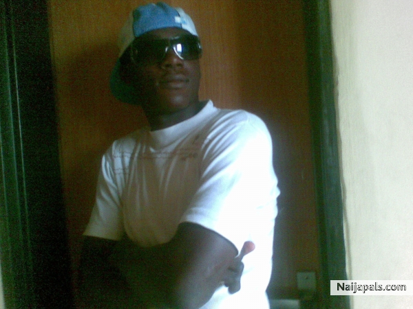 Hi guys if u like me, love me then hit me up am back again. - click for next photo