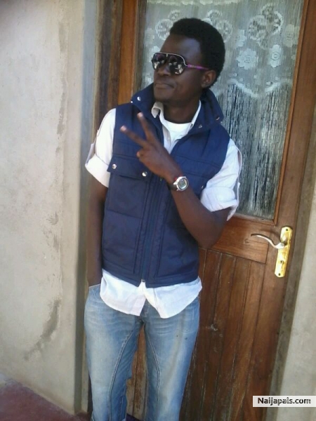 GeniusJnr - click for next photo