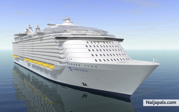 OASIS OF THE SEA ( new build ship by Caribeans more bigger than TITANIC ), I LIKE IT - click for next photo