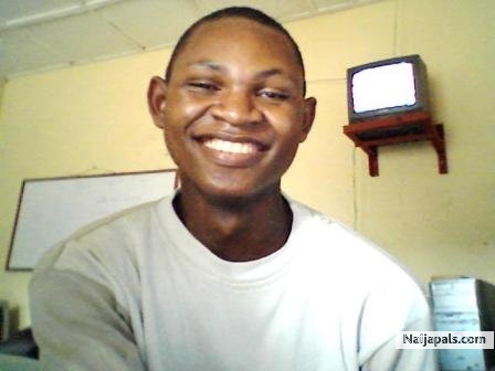 moi smilin - click for next photo