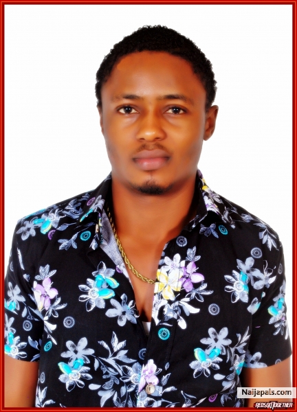 Xclusive DJ Phinext - click for next photo