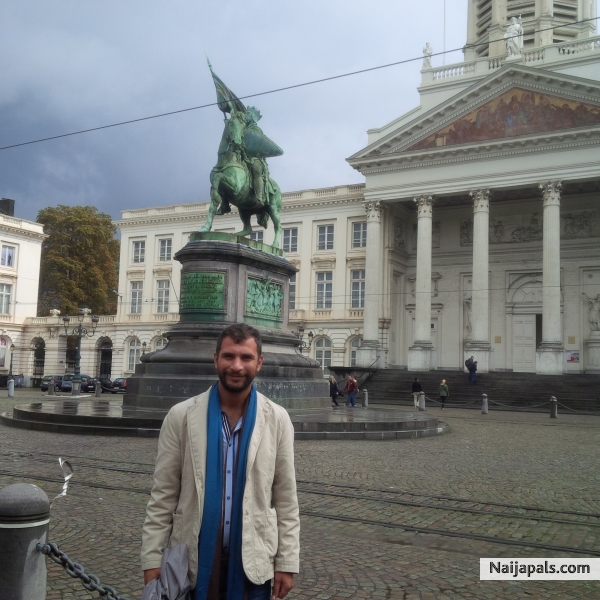  - click for next photo