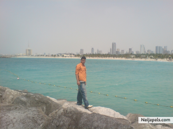 HMMMMMMMMMMM ITS dUBAI - click for next photo